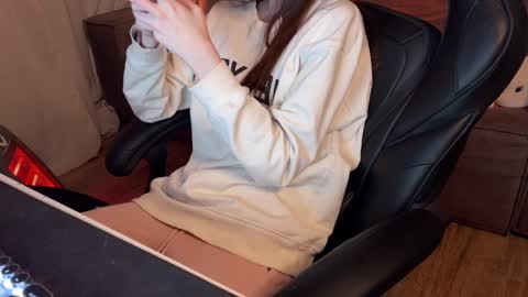 Snapshot of elisa_north chatting on 03.02.25 Elisa North online show from 03.02.25