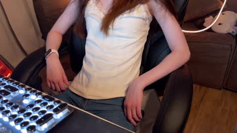 Snapshot of elisa_north chatting on 03.03.25 Elisa North online show from 03.03.25