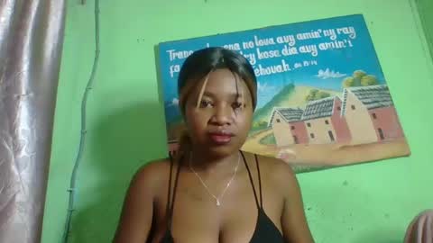 Snapshot of elisabeth2525 chatting on 01.26.25 elisabeth2525 online show from 01.26.25