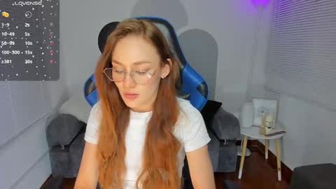 Snapshot of elisabeth_sarmiento chatting on 03.01.25 elisabeth sarmiento online show from 03.01.25