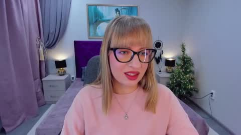 Snapshot of elisabethmills chatting on 01.05.25 Elisabeth online show from 01.05.25