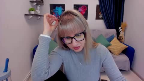 Snapshot of elisabethmills chatting on 01.17.25 Elisabeth online show from 01.17.25