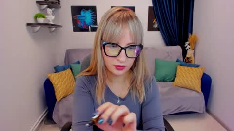 Snapshot of elisabethmills chatting on 01.27.25 Elisabeth online show from 01.27.25