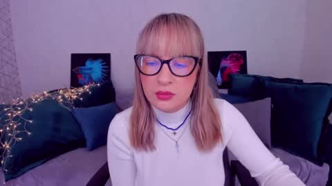 Snapshot of elisabethmills chatting on 02.23.25 Elisabeth online show from 02.23.25