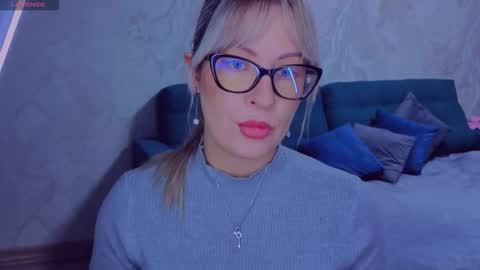 Snapshot of elisabethmills chatting on 09.14.25 Elisabeth online show from 09.14.25