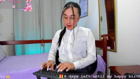 Snapshot of elisabetta_amour chatting on 05.15.26 Eli online show from 05.15.26