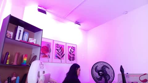 Elisce cloud online show from 11.15.25