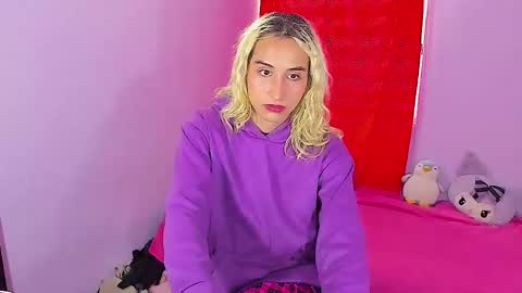 Snapshot of elisdarling chatting on 01.15.26 elisdarling online show from 01.15.26