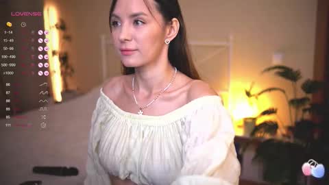 hiIm Elise    online show from 10.16.25
