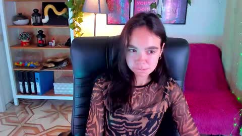 Snapshot of elise_noir chatting on 09.12.25 Elise online show from 09.12.25