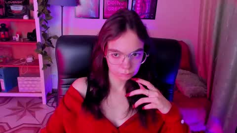 Snapshot of elise_noir chatting on 10.12.25 Elise online show from 10.12.25
