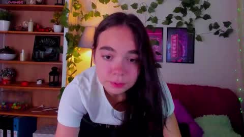 Snapshot of elise_noir chatting on 10.21.25 Elise online show from 10.21.25