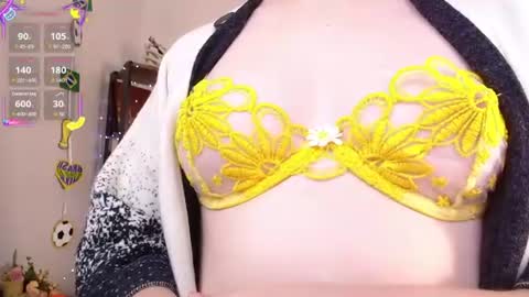 Snapshot of elise_nyx chatting on 06.13.26 elise_nyx online show from 06.13.26