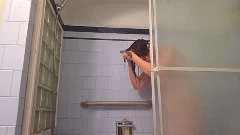 elisehipele online show from 09.21.25