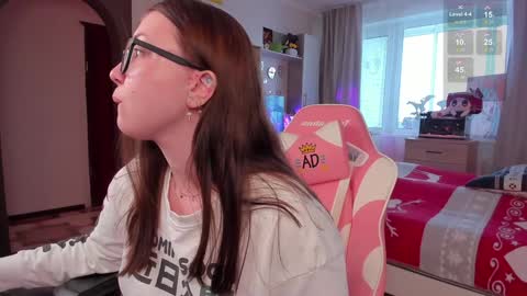 Snapshot of elisejays chatting on 12.28.24 Elise online show from 12.28.24