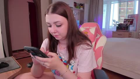 Snapshot of elisejays chatting on 01.17.25 Elise online show from 01.17.25