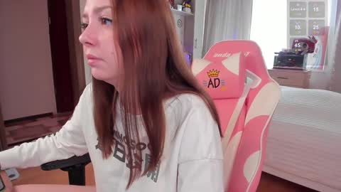 Snapshot of elisejays chatting on 01.30.25 Elise online show from 01.30.25
