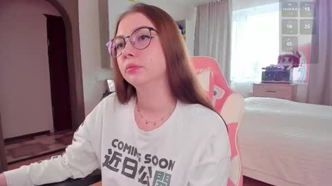 Snapshot of elisejays chatting on 02.14.25 Elise online show from 02.14.25