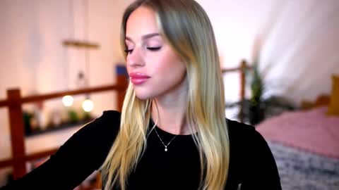 Sunflower  online show from 11.19.25