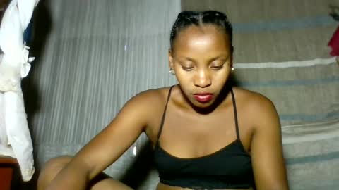 Snapshot of elita12010 chatting on 06.16.26 elita12010 online show from 06.16.26