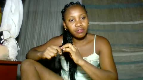 Snapshot of elita12010 chatting on 06.27.26 elita12010 online show from 06.27.26