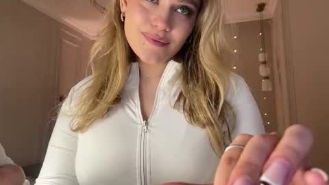 Stephanie online show from 03.18.26