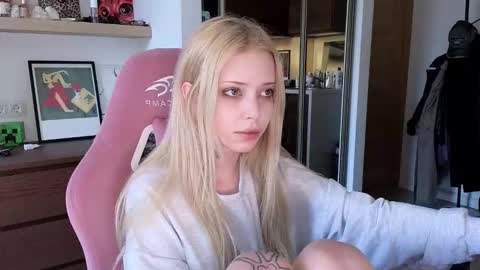 Elizabeth online show from 03.30.26