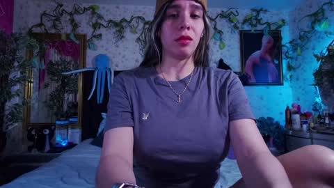Snapshot of elizabeth77_ chatting on 01.16.25 Elizabeth online show from 01.16.25