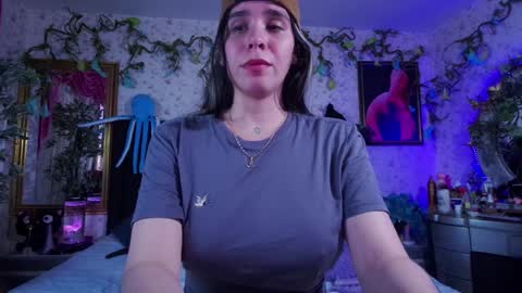 Snapshot of elizabeth77_ chatting on 01.16.25 Elizabeth online show from 01.16.25