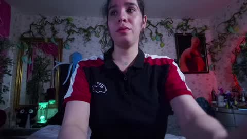 Snapshot of elizabeth77_ chatting on 02.04.25 Elizabeth online show from 02.04.25