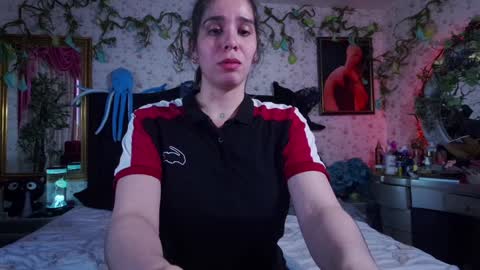 Snapshot of elizabeth77_ chatting on 02.04.25 Elizabeth online show from 02.04.25