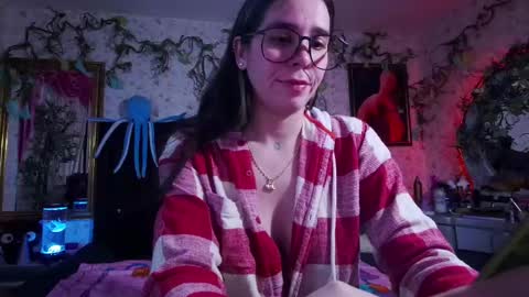 Snapshot of elizabeth77_ chatting on 03.10.25 Elizabeth online show from 03.10.25