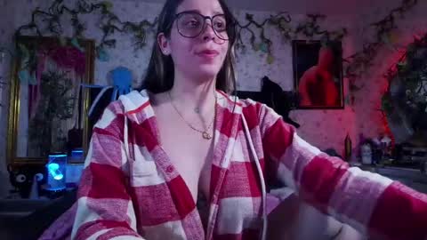 Snapshot of elizabeth77_ chatting on 03.10.25 Elizabeth online show from 03.10.25