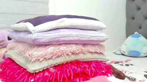 Snapshot of elizabeth_18_ chatting on 05.27.26 ELIZA online show from 05.27.26