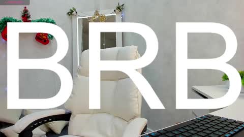 Snapshot of elizabeth_harpper chatting on 12.28.24 Elizabeth online show from 12.28.24