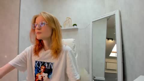 Snapshot of elizabeth_harpper chatting on 02.02.25 Elizabeth online show from 02.02.25