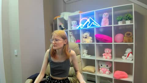 Snapshot of elizabeth_harpper chatting on 02.28.25 Elizabeth online show from 02.28.25