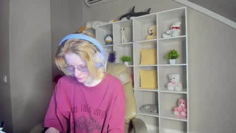 Snapshot of elizabeth_harpper chatting on 11.01.25 Elizabeth online show from 11.01.25