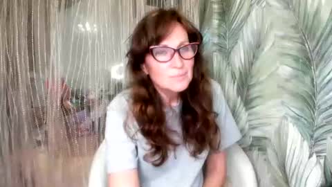Snapshot of elizabeth_hottt chatting on 06.30.26 elizabeth_hottt online show from 06.30.26