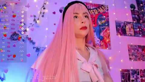 Snapshot of elizabeth_jing chatting on 05.25.26 Independent Model online show from 05.25.26