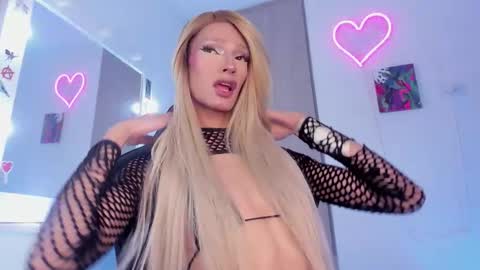 Snapshot of elizabeth_jones_01 chatting on 10.14.25 Eli online show from 10.14.25