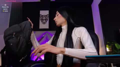 Snapshot of elizabeth_jones_01 chatting on 02.06.26 Eli online show from 02.06.26