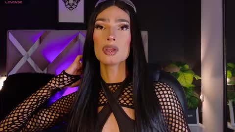 Snapshot of elizabeth_jones_01 chatting on 02.14.26 Eli online show from 02.14.26