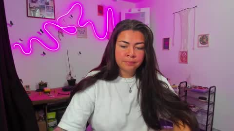 Elizabeth Martinez online show from 04.17.26