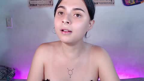 Snapshot of elizabeth_taylorxxx chatting on 02.10.25 Elizabeth Taylor online show from 02.10.25