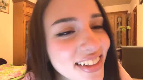 Mia online show from 11.13.25