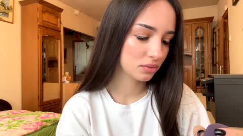 Mia online show from 11.24.25