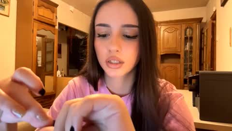 Mia online show from 11.27.25