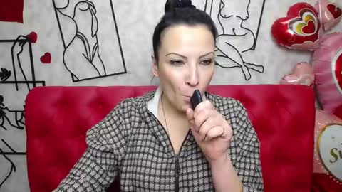 ElizabethSho online show from 03.11.25