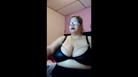 Snapshot of elizabethtaylor1 chatting on 01.16.26 Elizabeth online show from 01.16.26